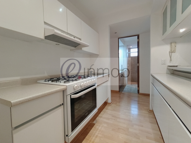 Renta Departamento Bosques De Las Lomas, Ahuehuetes