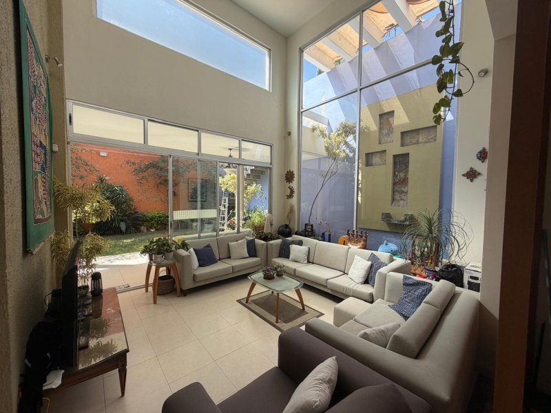 Casa En Renta En Jardines Universidad