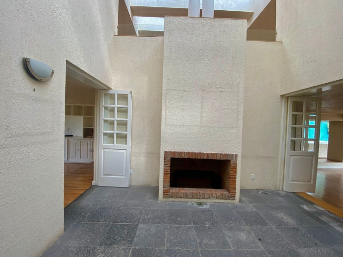 Casa En Venta Con Vigilancia En Tecamachalco Huixquilucan