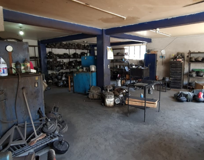 Casa Con Uso De Suelo En Venta En Juan González Romero 