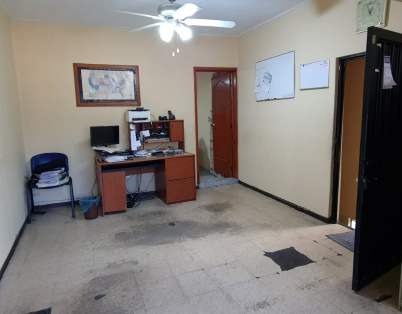 Casa Con Uso De Suelo En Venta En Juan González Romero 