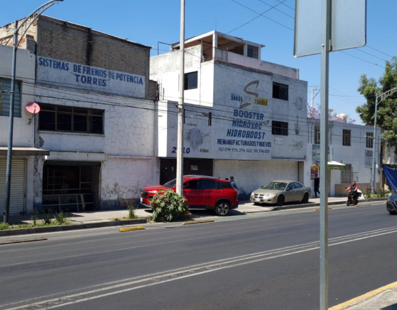 Casa Con Uso De Suelo En Venta En Juan González Romero 