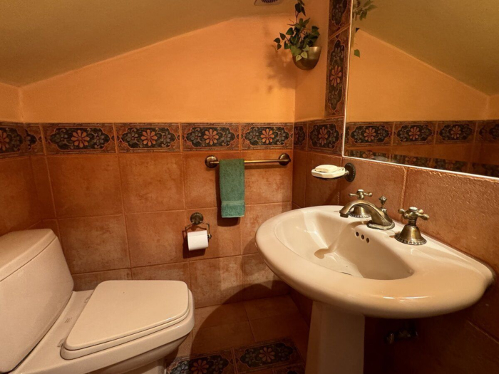 oportunidad linda casa para remodelar con jardín en las lomas de chapultepec