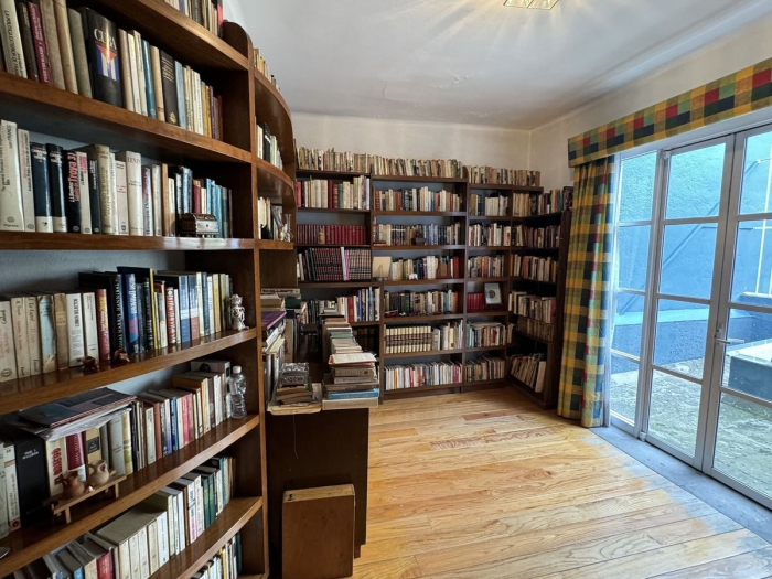 oportunidad linda casa para remodelar con jardín en las lomas de chapultepec