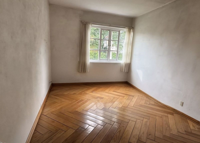 oportunidad linda casa para remodelar con jardín en las lomas de chapultepec