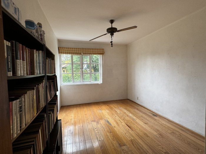 oportunidad linda casa para remodelar con jardín en las lomas de chapultepec