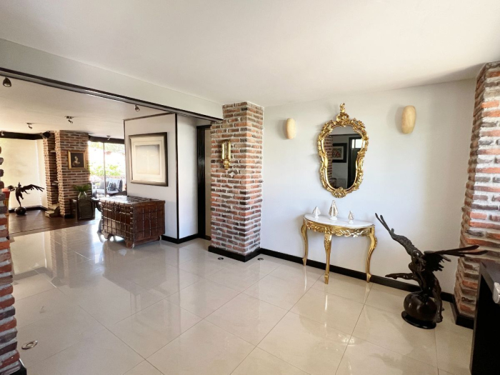 Casa en Venta en Club de Golf los Encinos