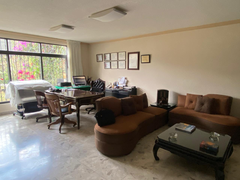 Casa En Venta En Las Arboledas (alto Potencial Uso Comercial)