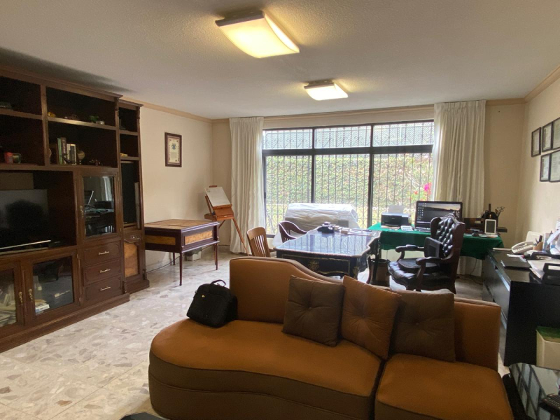 Casa En Venta En Las Arboledas (alto Potencial Uso Comercial)