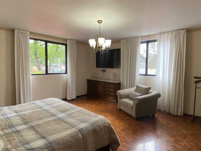 Casa En Venta En Las Arboledas (alto Potencial Uso Comercial)