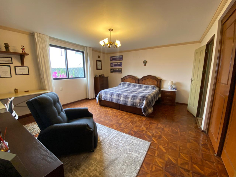 Casa En Venta En Las Arboledas (alto Potencial Uso Comercial)