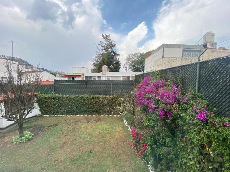 Casa En Venta En Las Arboledas (alto Potencial Uso Comercial)