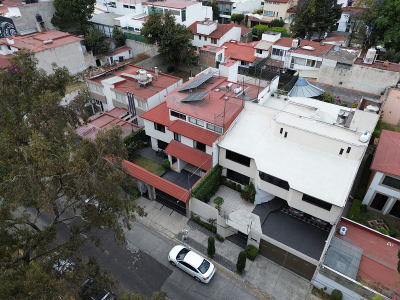 Casa En Venta En Las Arboledas (alto Potencial Uso Comercial)