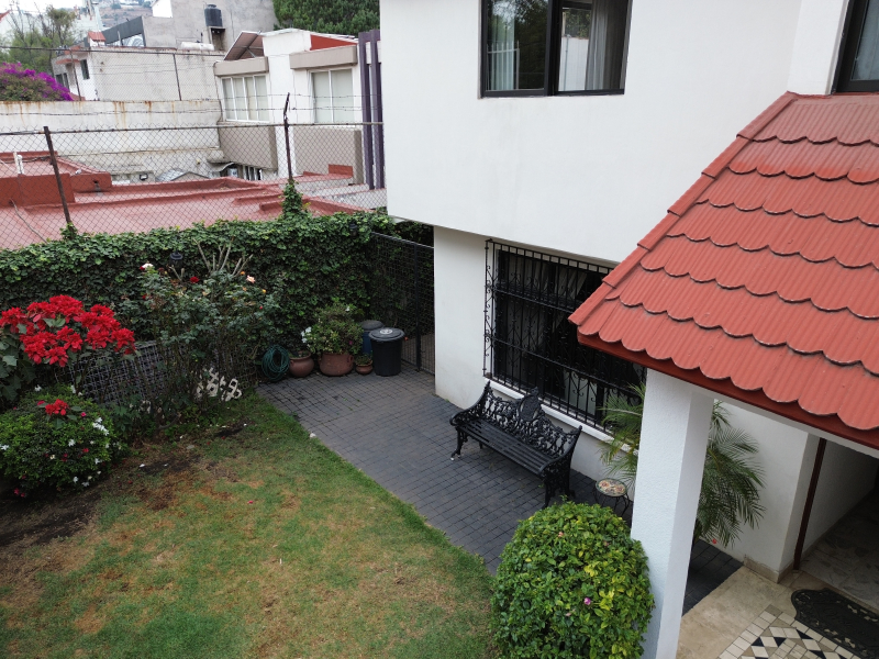 Casa En Venta En Las Arboledas (alto Potencial Uso Comercial)