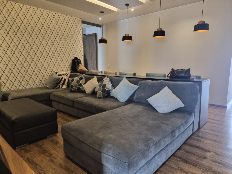 Departamento Exterior En Bosque Real