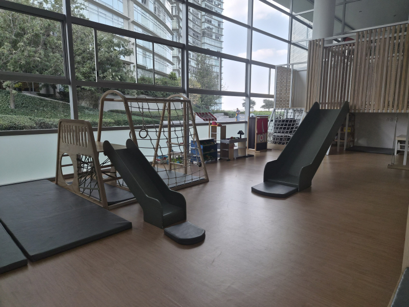 Departamento Exterior En Bosque Real