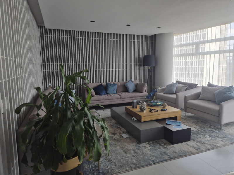 Departamento Exterior En Bosque Real