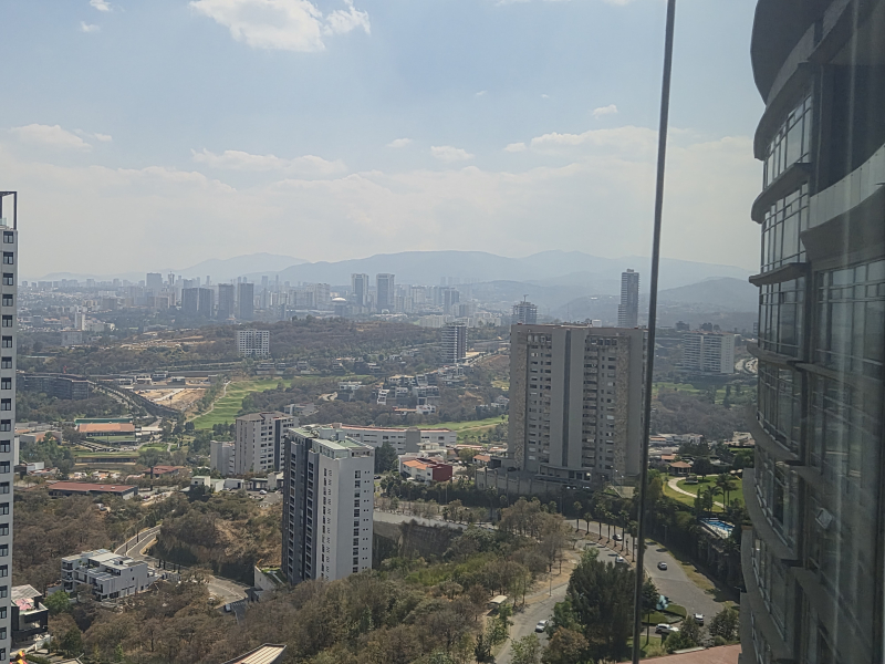 Departamento Exterior En Bosque Real