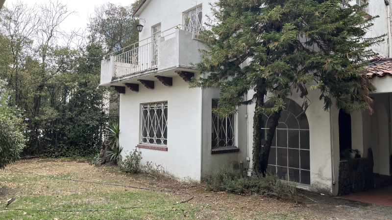 CASA COMO TERRENO EN VENTA LOMAS VIRREYES