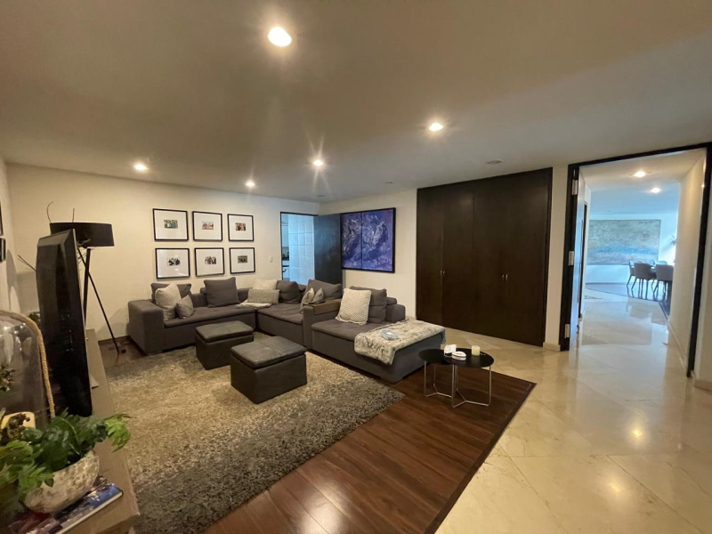 Venta Departamento Bosques De Las Lomas. Extraordinaria Vista. 