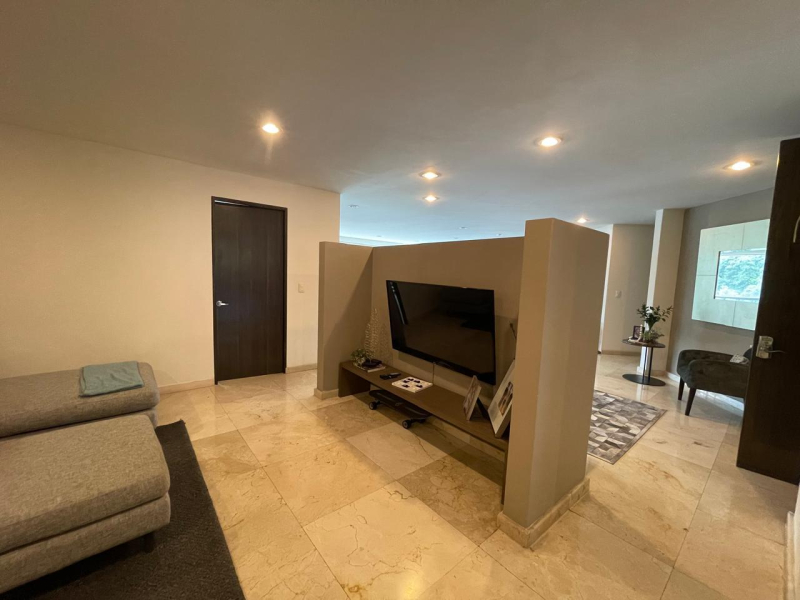 Venta Departamento Bosques De Las Lomas. Extraordinaria Vista. 