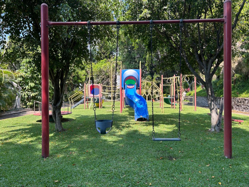 Exclusivo Departamento De Lujo En Venta En Tabachines, Cuernavaca; 4 Recámaras, Terraza Con Hermosa Vista, Amenidades Premium Y Seguridad 24/7