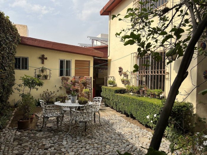 Venta casa en Lomas del Sol con doble vigilancia