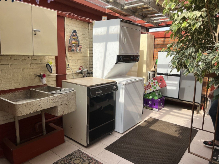 Venta casa en Lomas del Sol con doble vigilancia