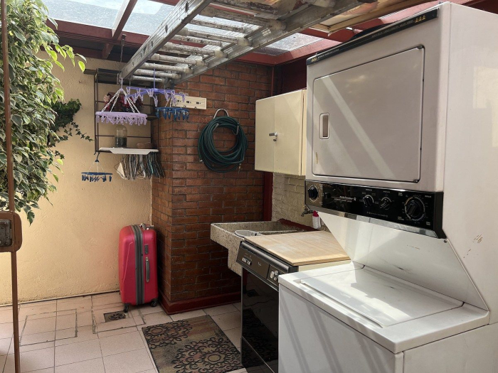 Venta casa en Lomas del Sol con doble vigilancia