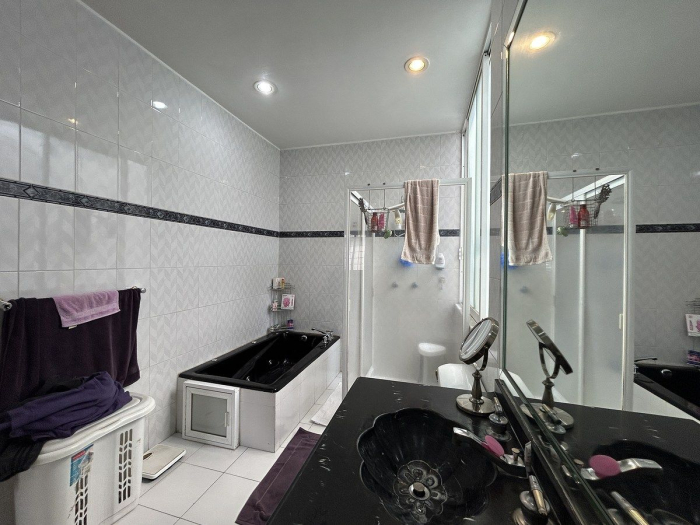 Casa de 321 m2 en Venta en Parques de la Herradura