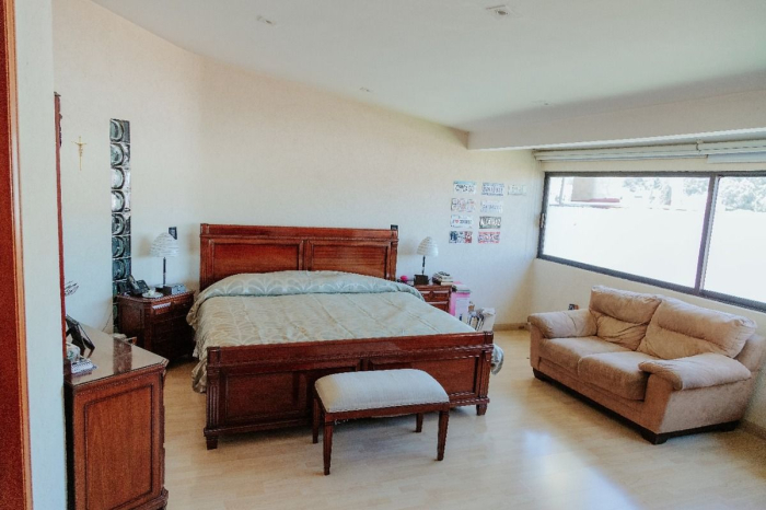 HERMOSA CASA EN PARQUES DE LA HERRAUDRA