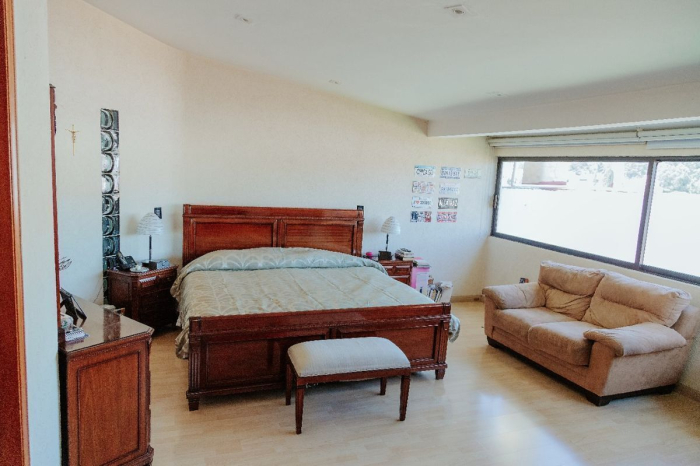 HERMOSA CASA EN PARQUES DE LA HERRAUDRA