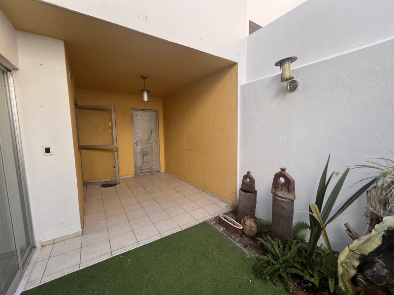 Casa En Condominio En Renta En Jardines De Los Arcos