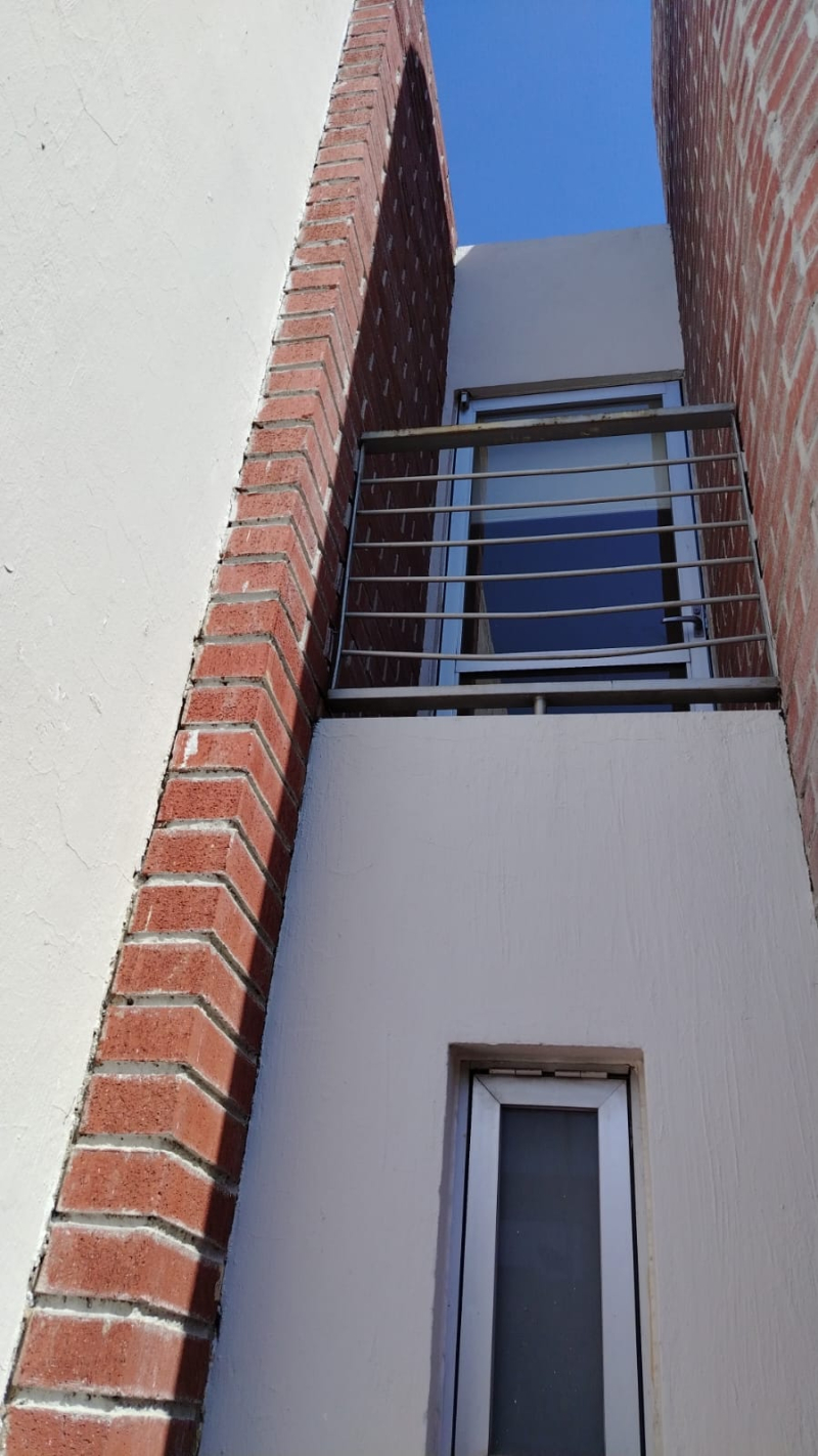 Casa en Condominio en Renta en Jardines de los Arcos