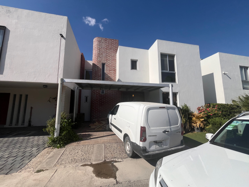 Casa En Condominio En Renta En Jardines De Los Arcos