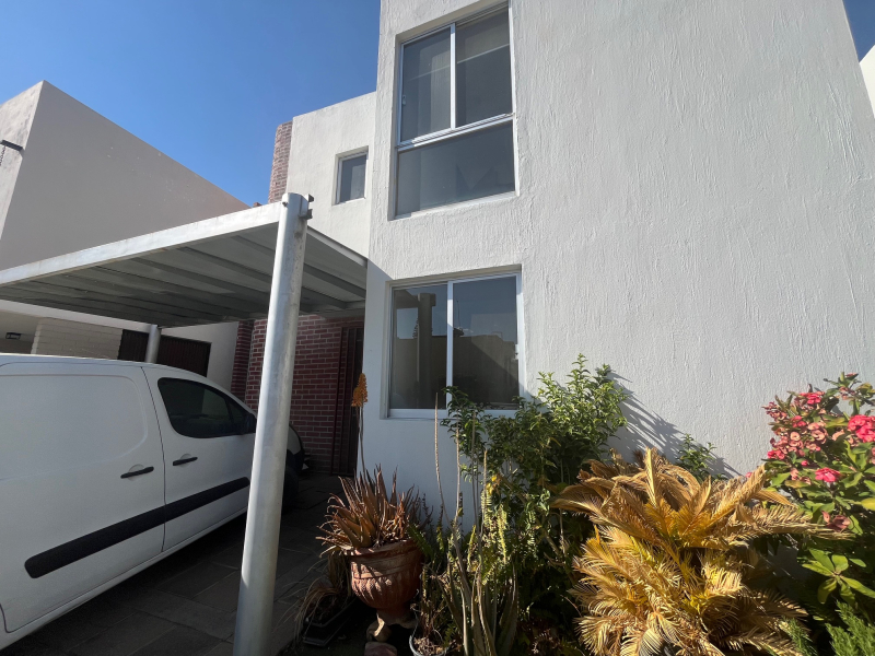 Casa En Condominio En Renta En Jardines De Los Arcos