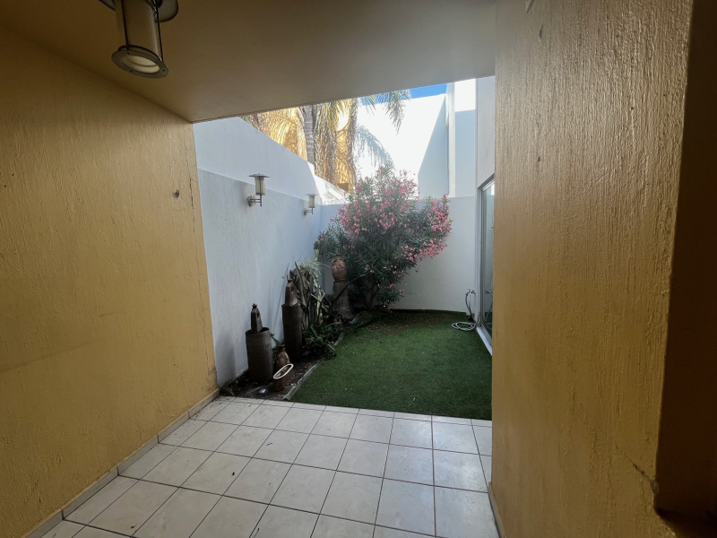 Casa En Condominio En Renta En Jardines De Los Arcos