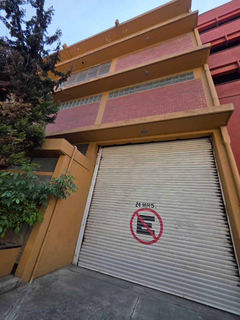 Edificio Corporativo Con Oficinas Y Bodegas En Venta En Toreo
