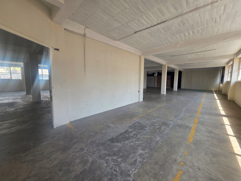 Edificio Corporativo Con Oficinas Y Bodegas En Venta En Toreo