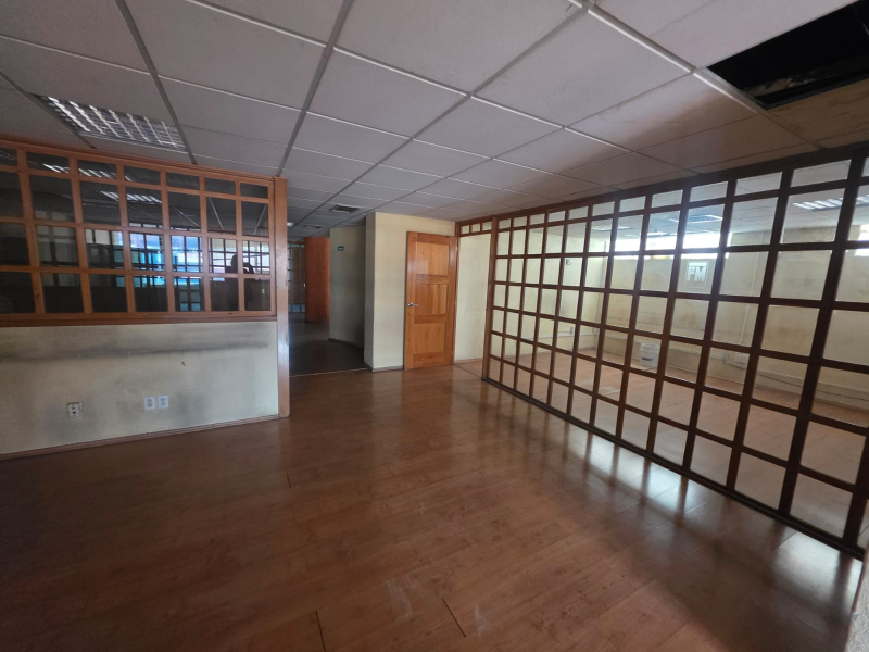 Edificio Corporativo Con Oficinas Y Bodegas En Venta En Toreo