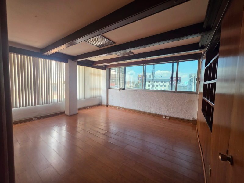 Edificio Corporativo Con Oficinas Y Bodegas En Venta En Toreo