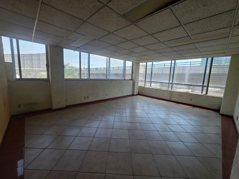 Edificio Corporativo Con Oficinas Y Bodegas En Venta En Toreo