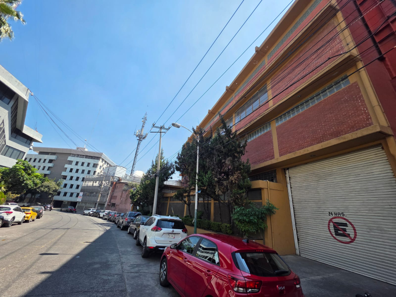 Edificio Corporativo Con Oficinas Y Bodegas En Venta En Toreo