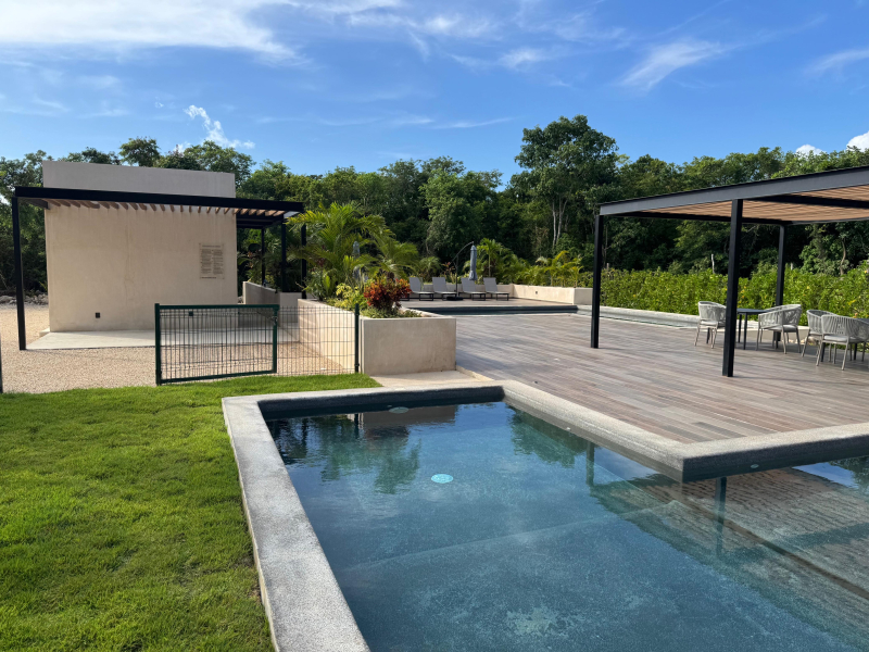 terreno residencial en venta con club de playa privado en el corazón de la riviera maya