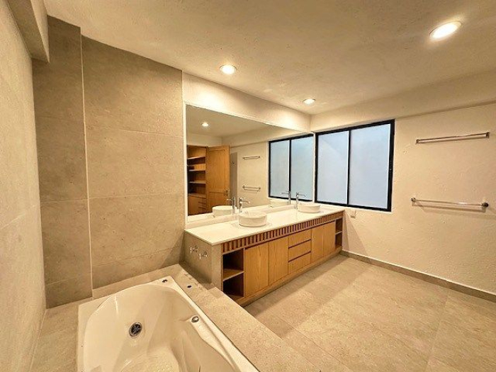 Bosques De Las Lomas, Bosque De Limas Renta Departamento Remodelado $55,600MN