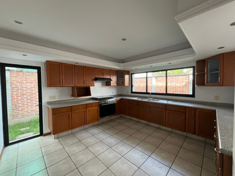 Casa En Renta En Jardín Real