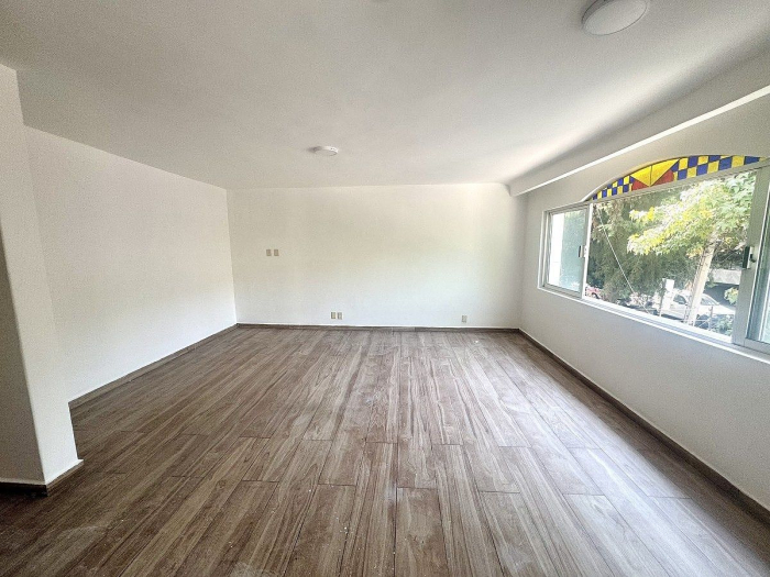 Casa Con Uso De Suelo Para Oficinas En Polanco