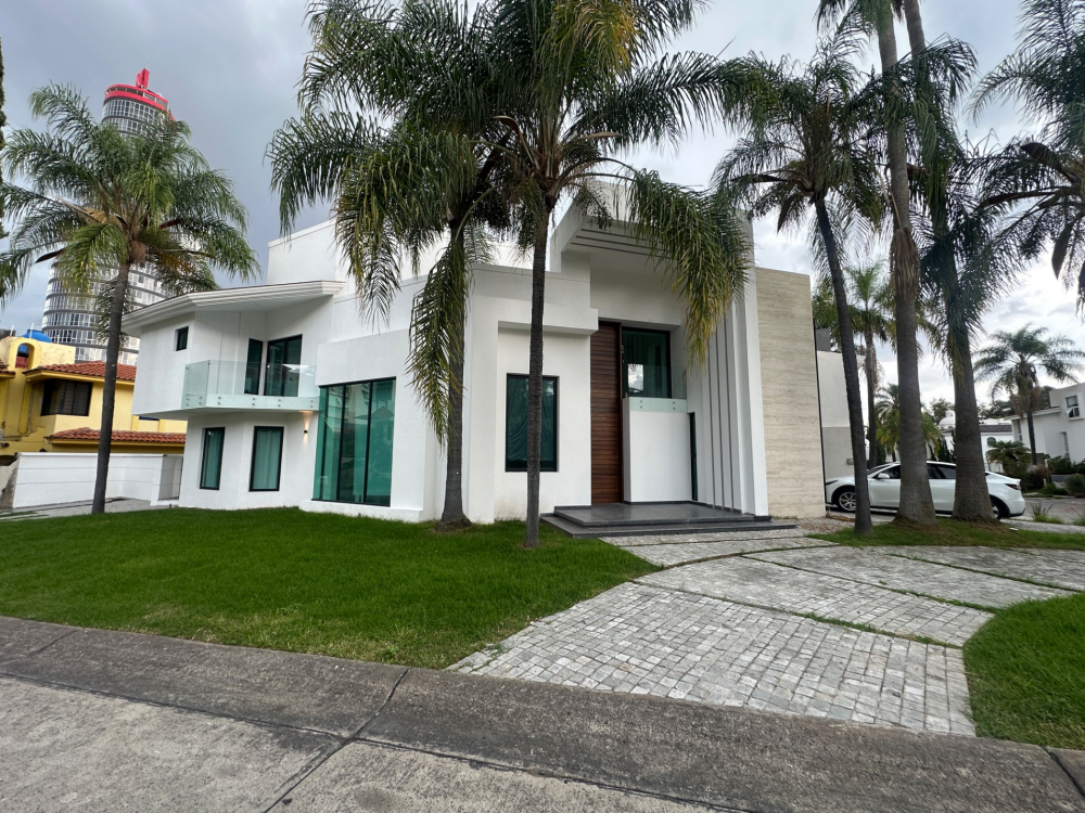 Casa En Venta En Puerta De Hierro