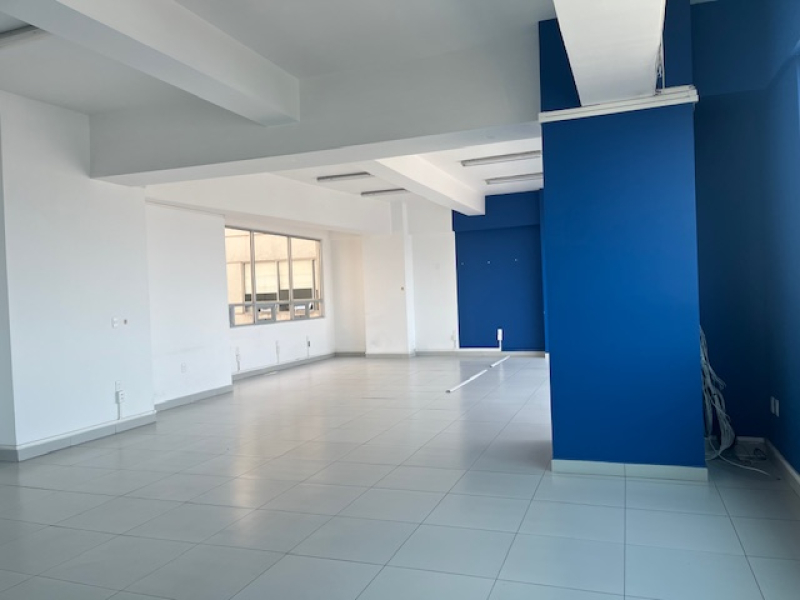 Renta oficina en edificio corporativo colonia Anahuac
