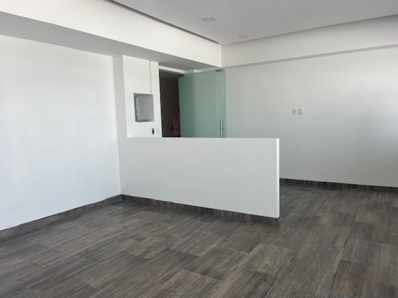 Renta oficina en edificio corporativo colonia Anahuac